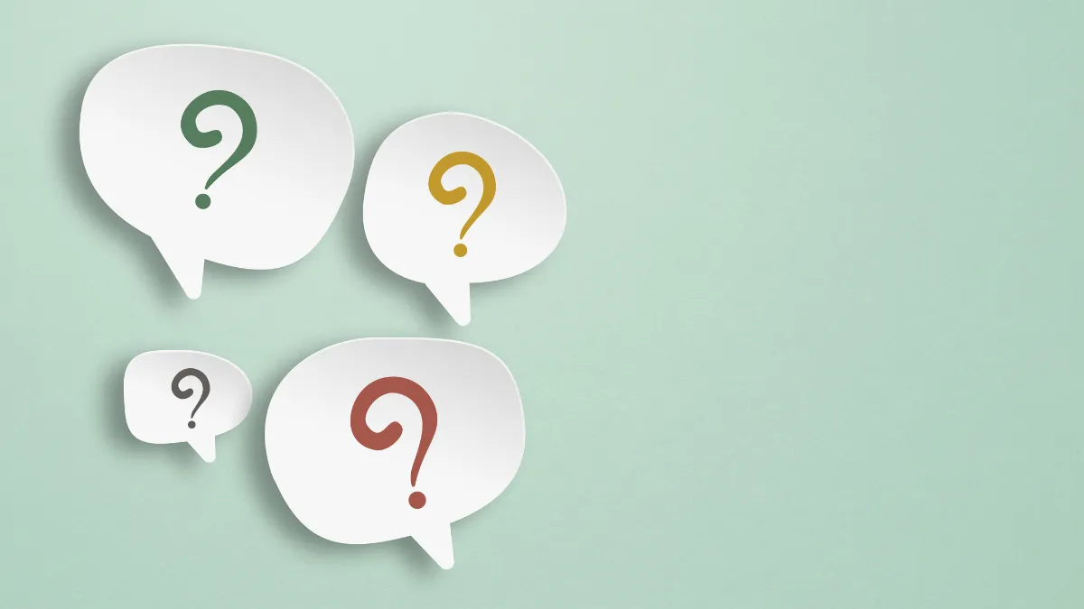 鳥かごカバーに関するよくある質問のイメージ。夜間の使用方法、かけっぱなしの可否、ビニールと布の比較、保温電球との併用など飼い主の疑問に答える