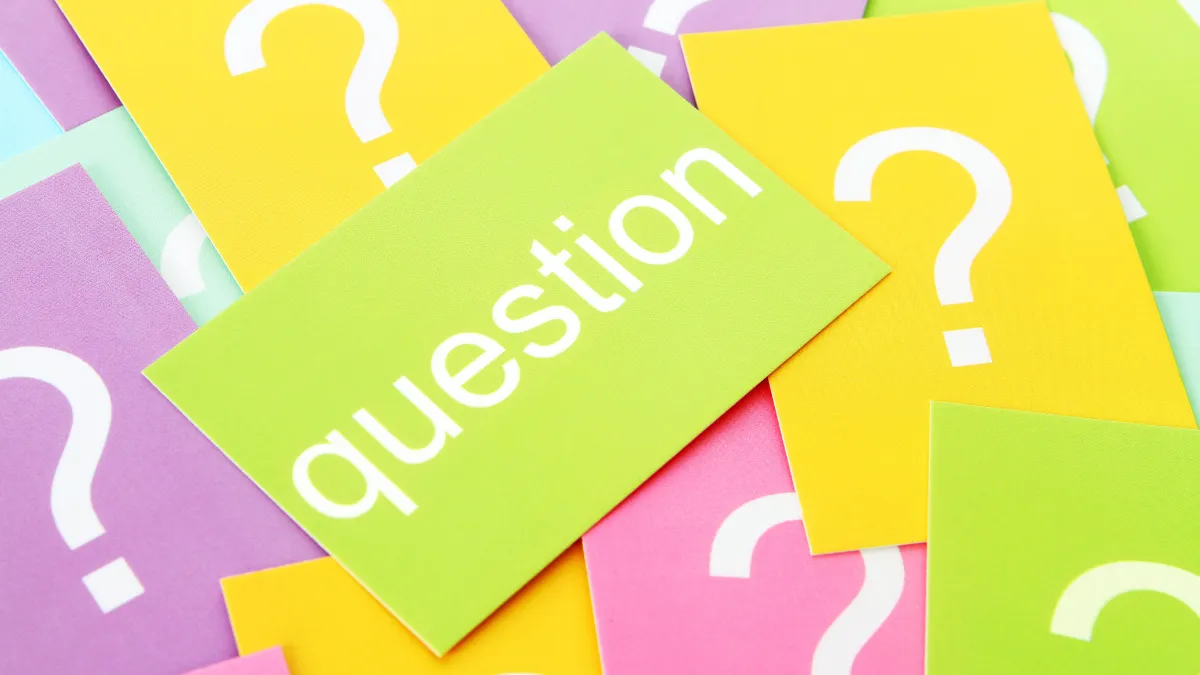 オカメインコの温度管理に関するよくある質問と回答をまとめたイメージ図